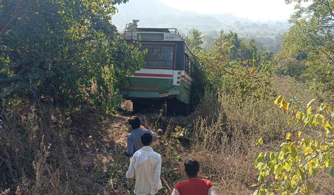 30 passengers injured as brakes of TGRTC bus fail in Asifabad