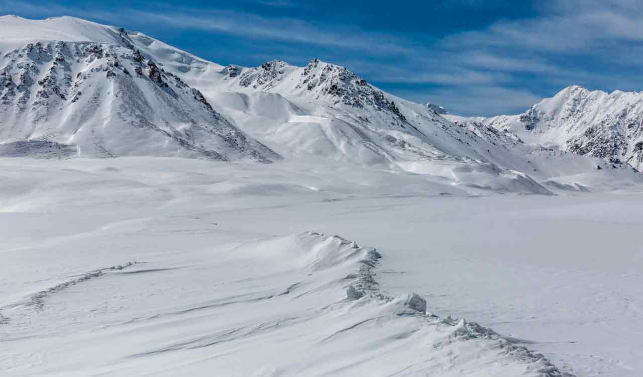 Arctic air sweeps south residents of Pacific Northwest