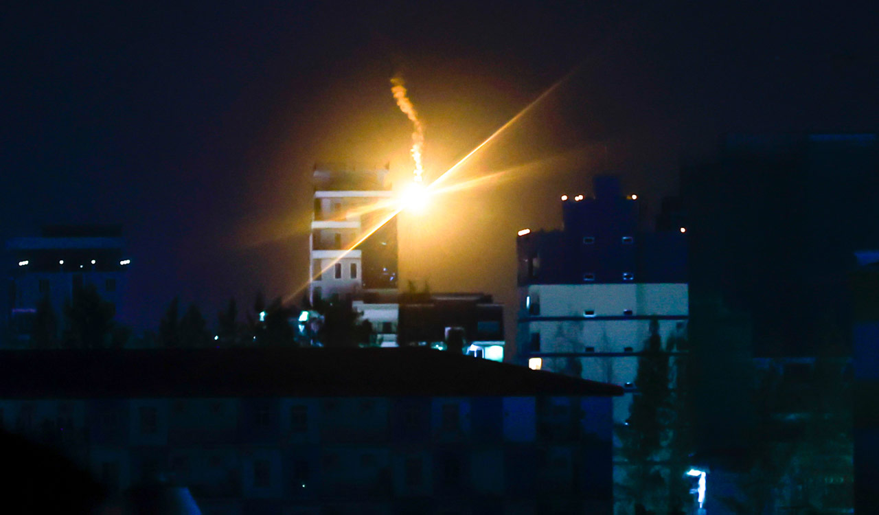 Cambodia reports Thai air strikes as the 2 nations hold peace talks