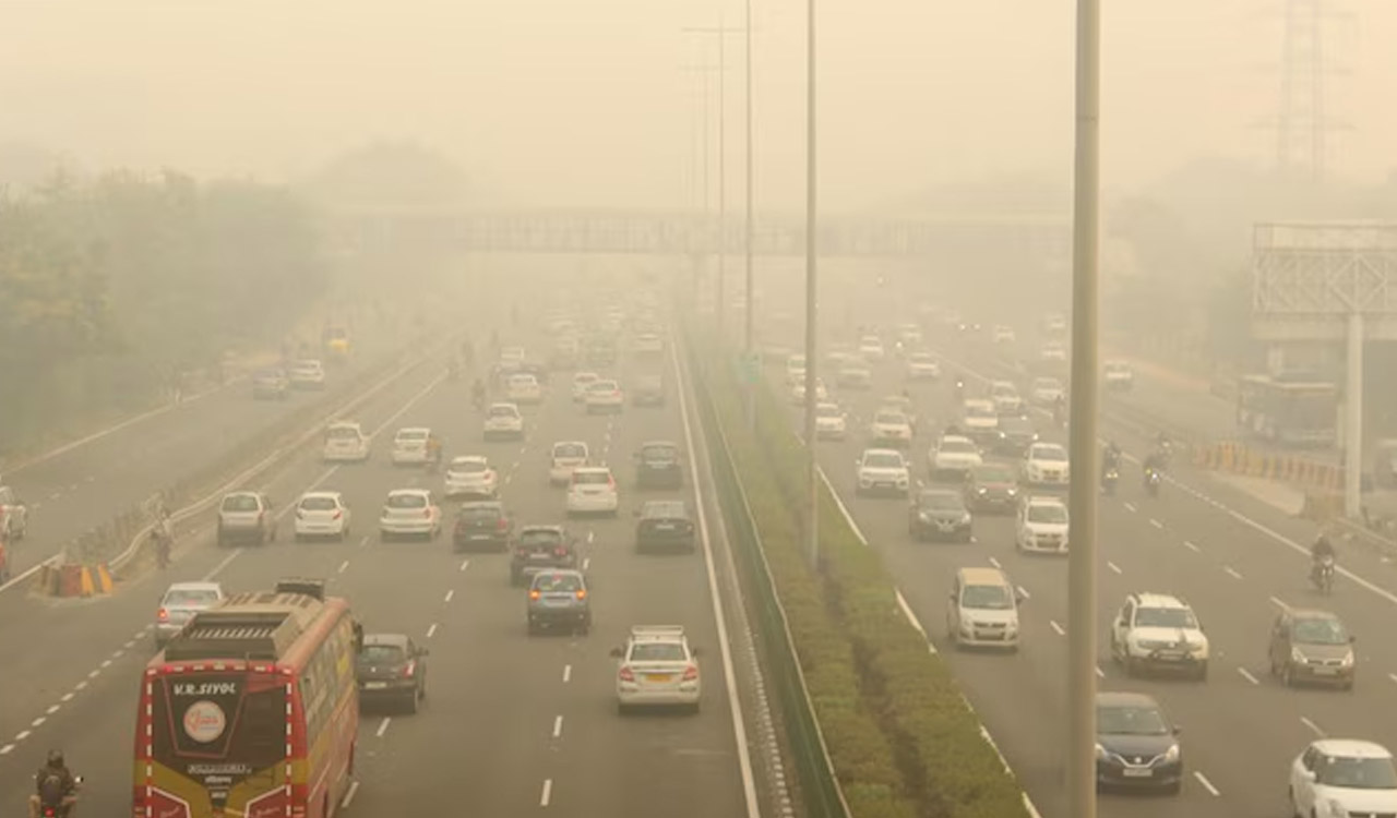 Heavy smog blankets Delhi-NCR as air quality slips to ‘very poor’