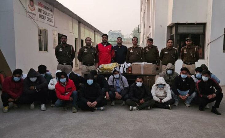 Delhi police bust illegal bar in Samaypur Badli, detain 25 people