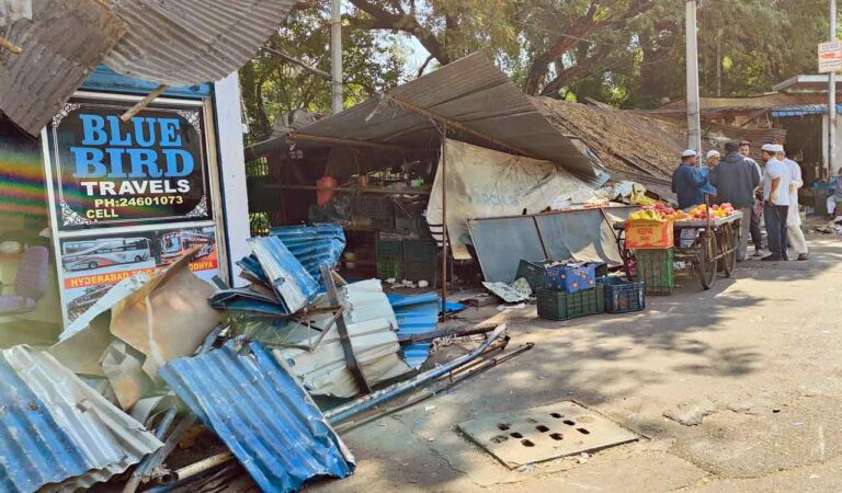 Afzalgunj tense as GHMC demolishes footpath encroachments