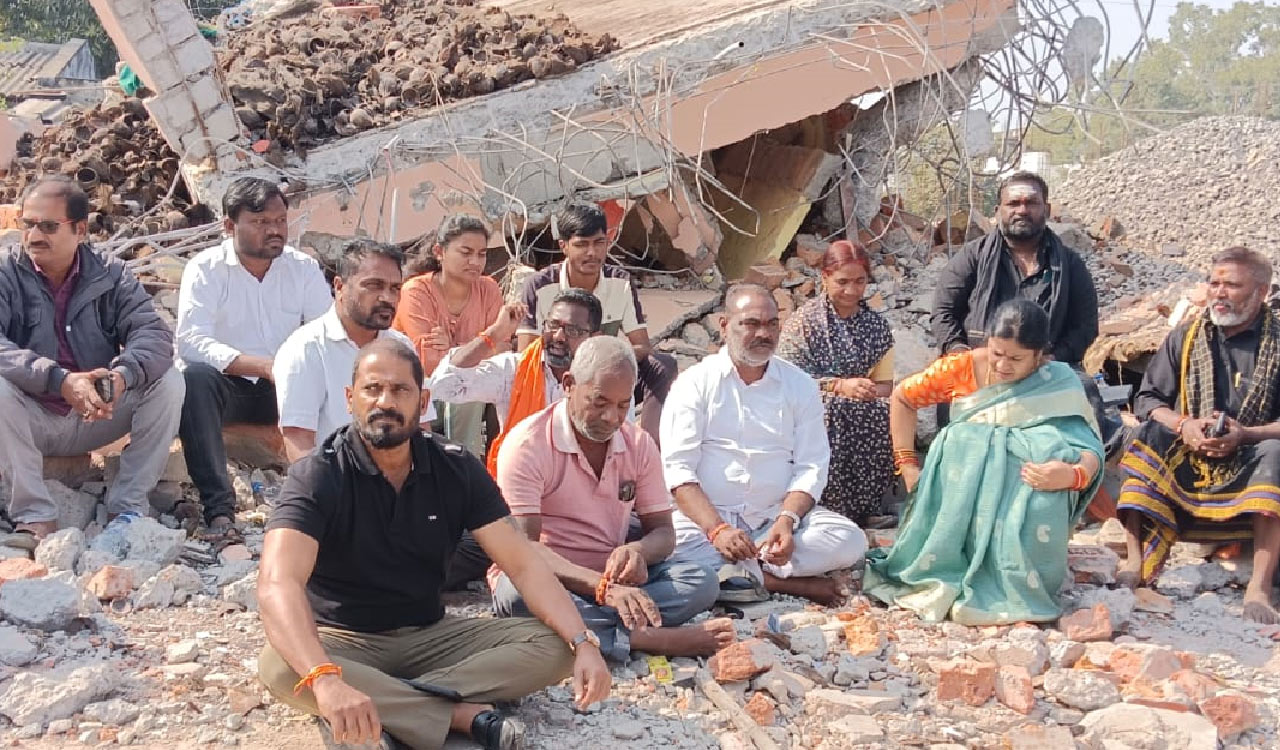 Opposition parties launch protest against shop demolition in Godavarikhani