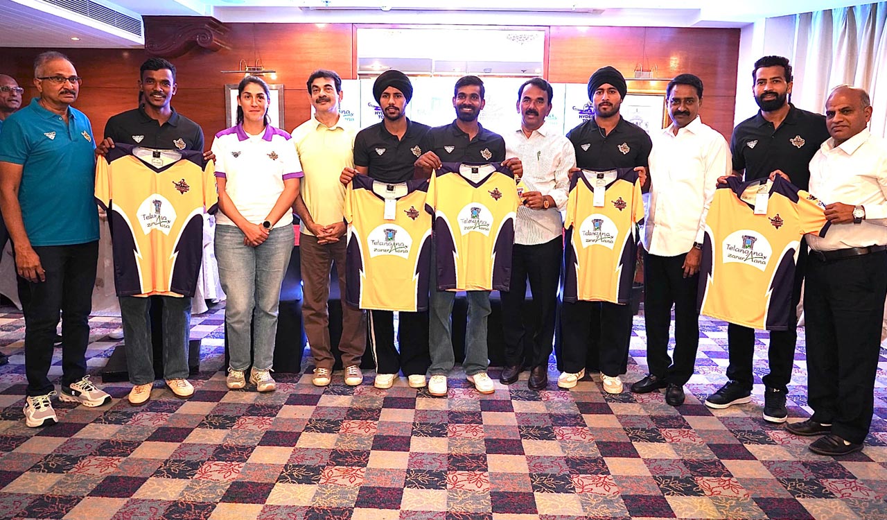 Hyderabad Toofans unveil team jersey for Hockey India League