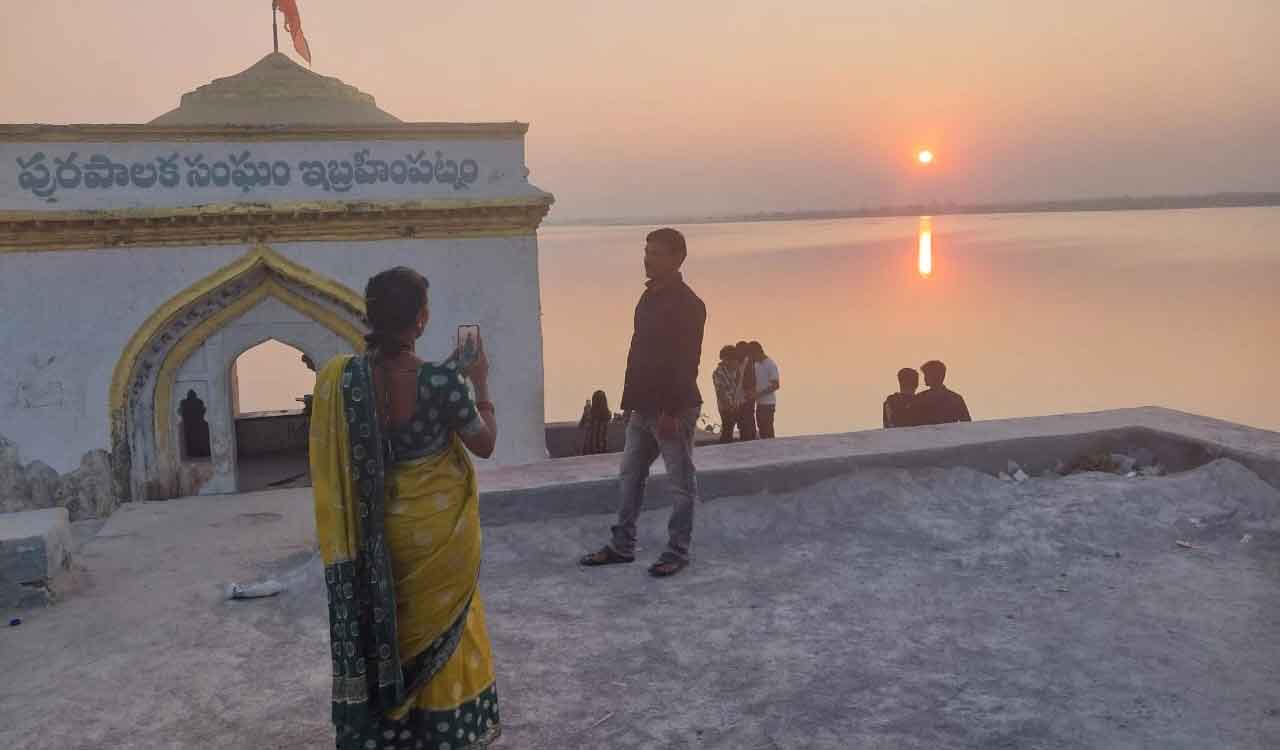 Ibrahimpatnam’s Wednesday shanty survives real estate boom