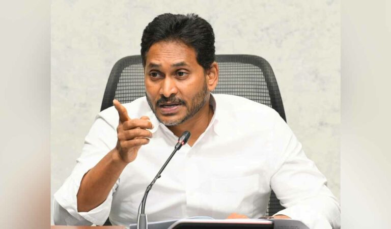 Only 19 lakh farmers got crop insurance under NDA rule in Andhra, claims Jagan