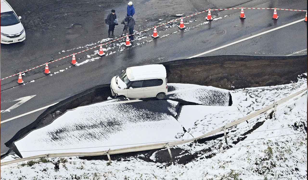 7.5-magnitude quake jolts northern Japan; 23 injured, small tsunami reported
