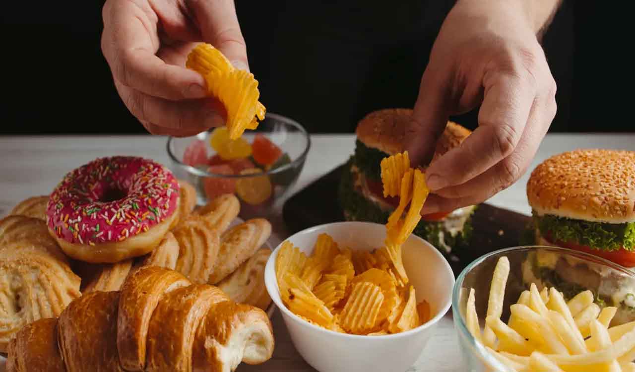 Indian teens forced to choose junk food by rigged food environment: study 