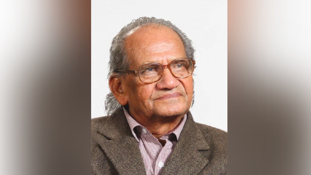 KCR condoles renowned sculptor Ram Vanji Sutar