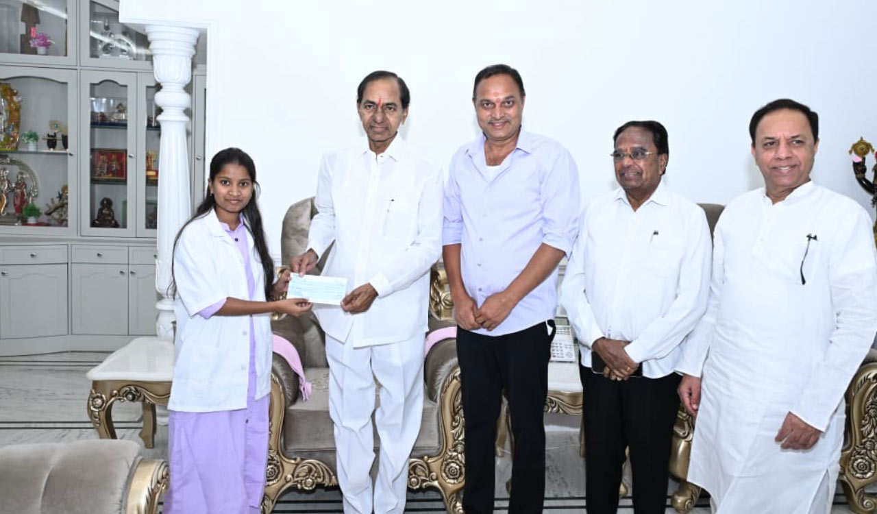 KCR distributes cheques to MBBS students, offers chadar for Ajmer Urs