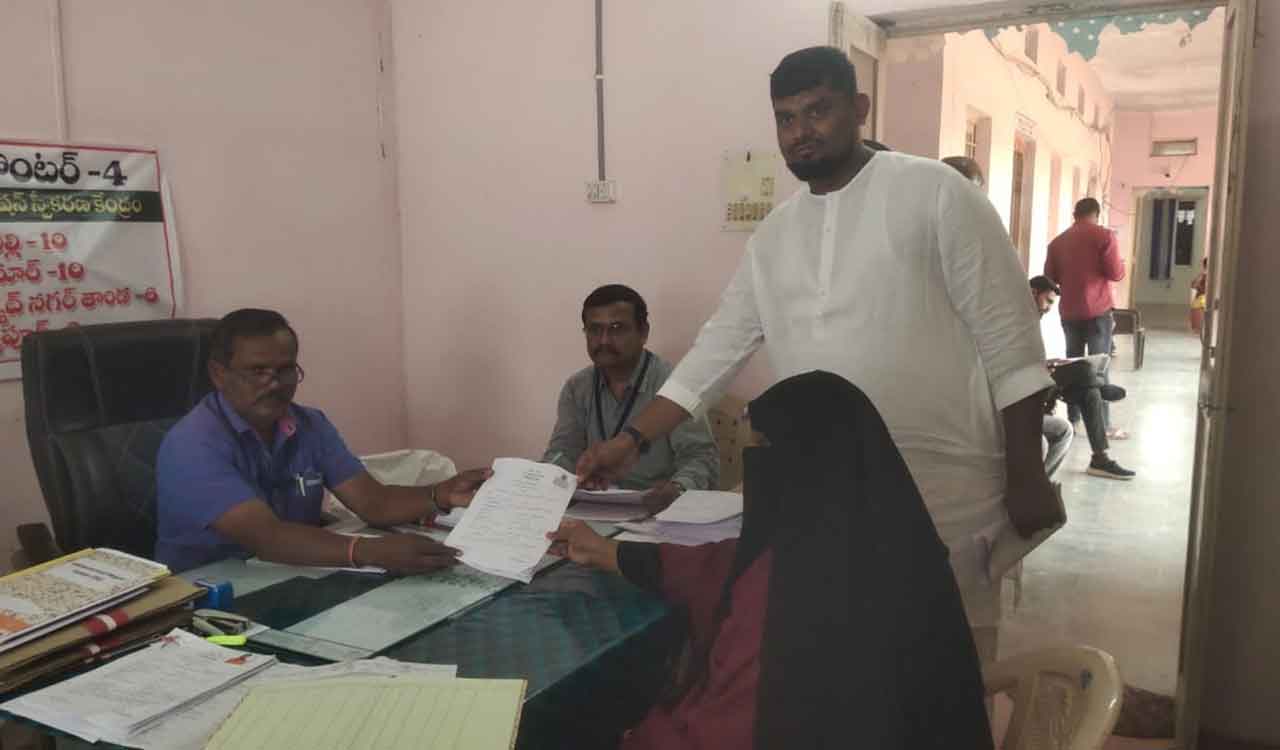 Karwan MLA’s wife files nomination for Baswapur sarpanch post in Medak