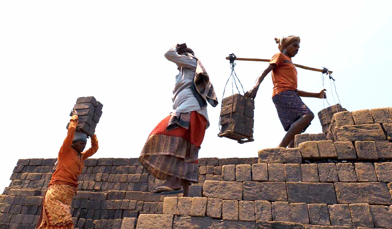 Labour trafficking racket busted; Rajasthan Police rescue 53 tribal workers from Maharashtra