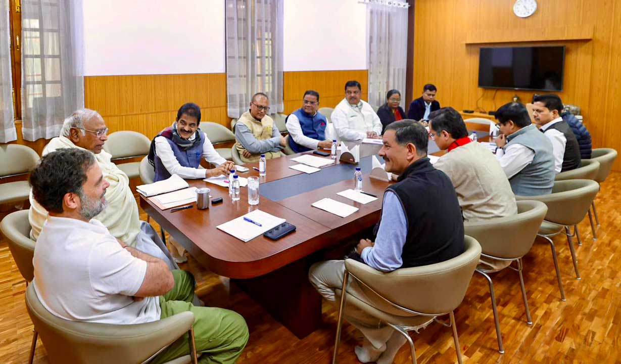 Oppn leaders meet in Parliament to discuss joint strategy