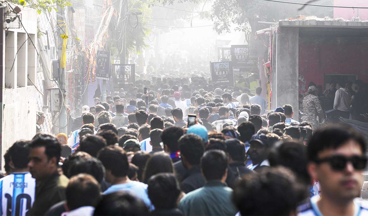 ‘AQI’ chants overshadow Messi event in smog-hit Delhi