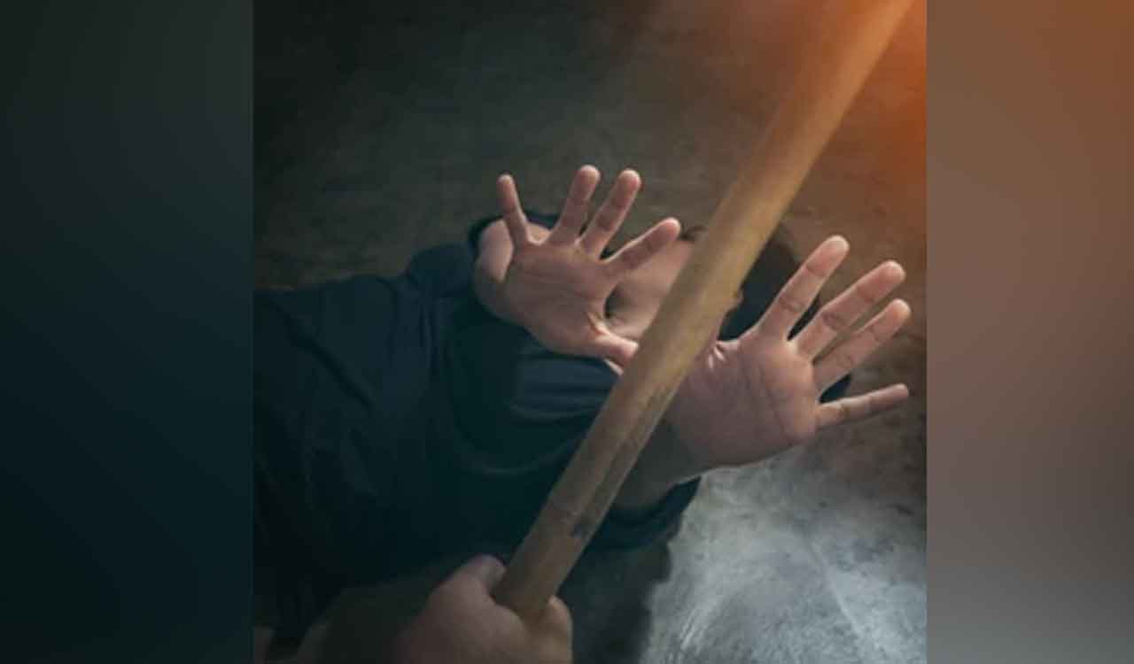 Man tied to electric post, beaten over loan dispute in Kerala, two held