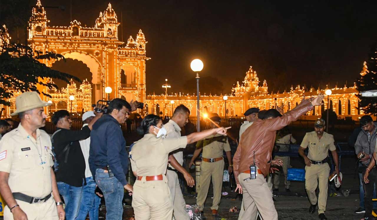 Helium cylinder explosion near Mysuru Palace claims third life