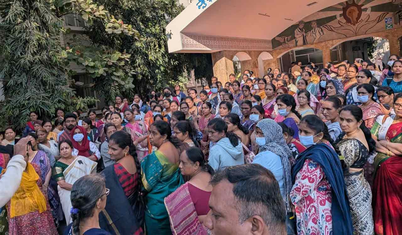 NIMS nurses continue one-hour protest over long-pending demands