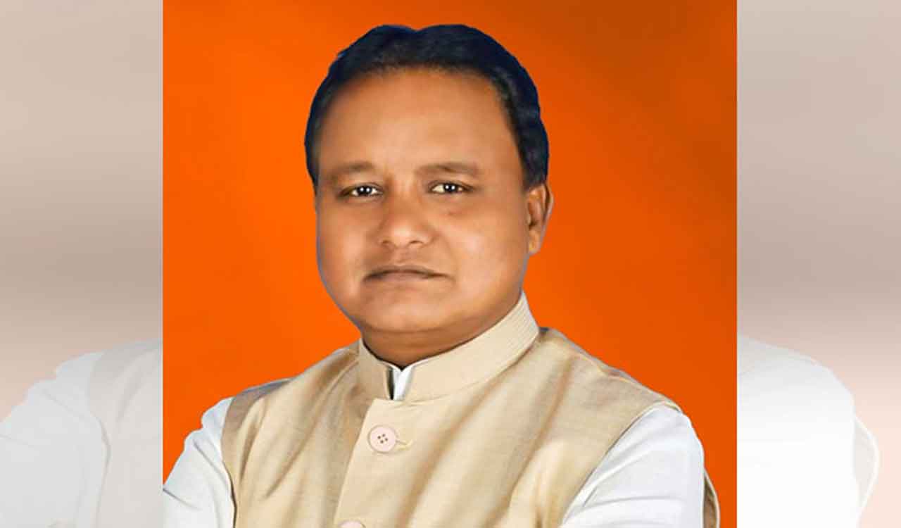 Odisha CM appears before ‘demon king court’, informs him about govt projects in Bargarh