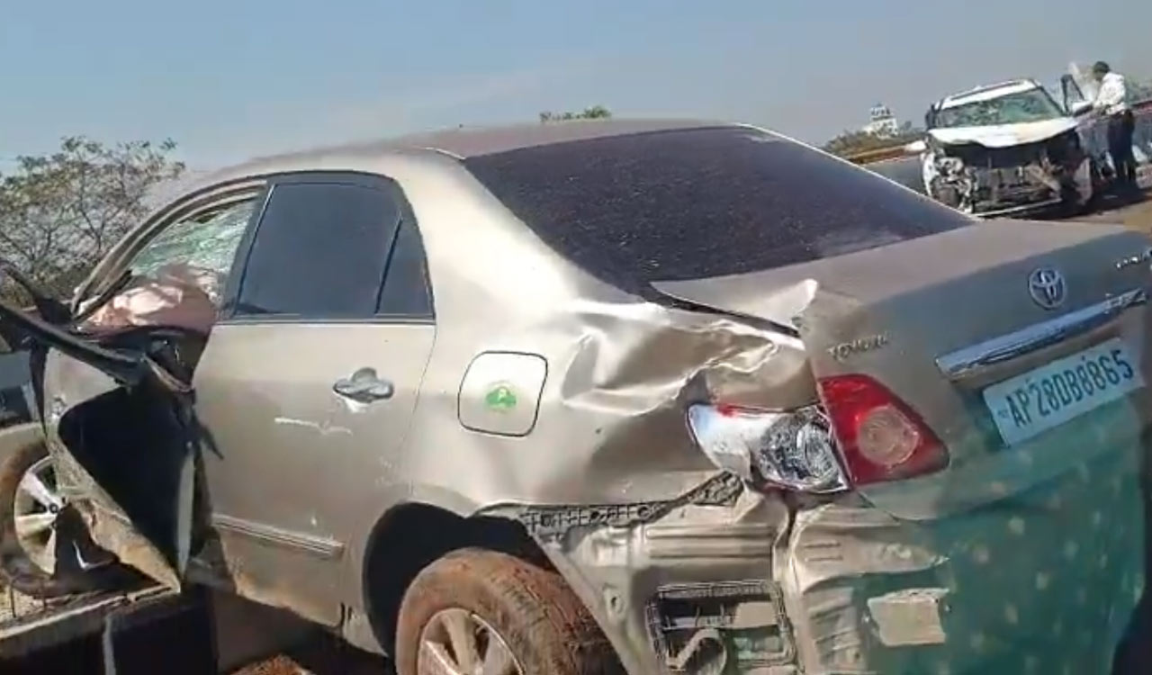 Four injured in PVNR Expressway car collision