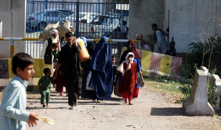 Over 10,000 Afghan refugees forcibly deported from Iran, Pakistan