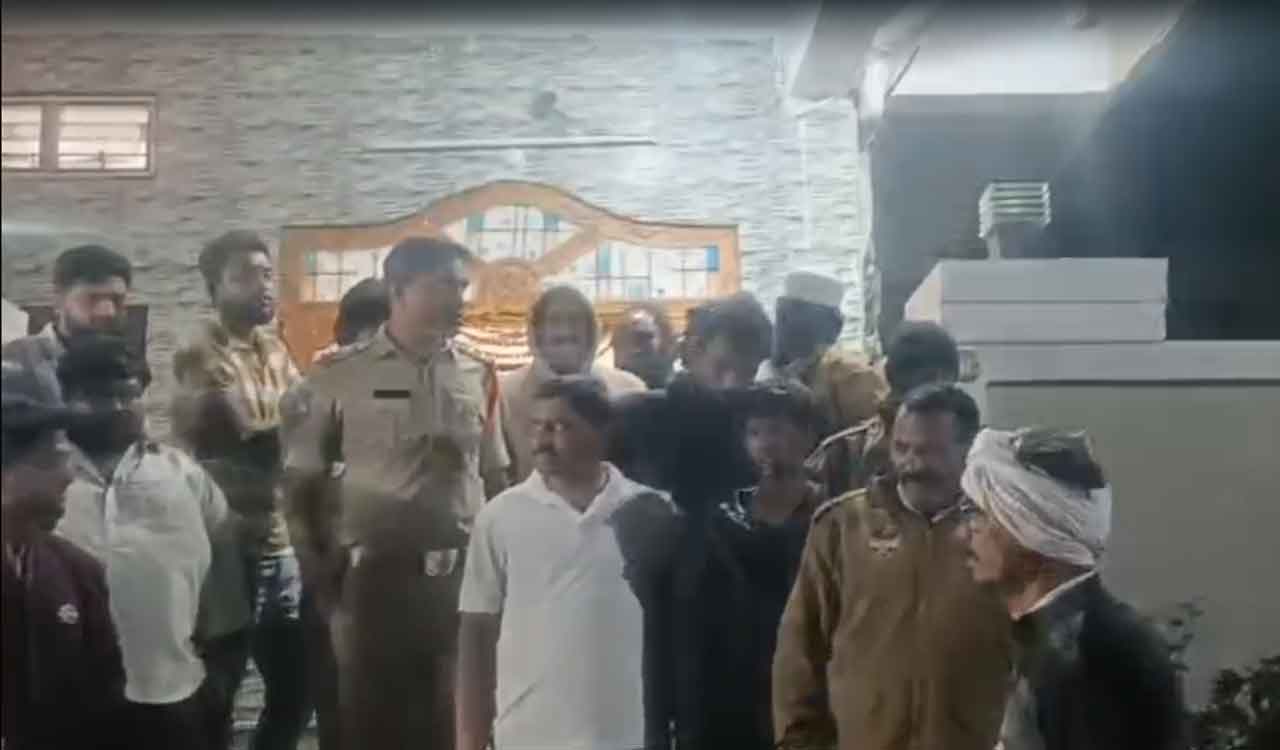 Sangareddy: Alert house owner helps police nab burglars in Sadasivapet