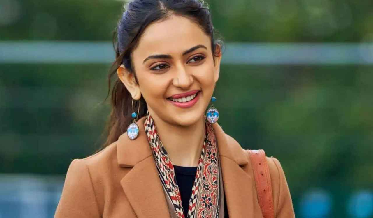 Rakul Preet Singh criticises doctor claiming she had plastic surgery