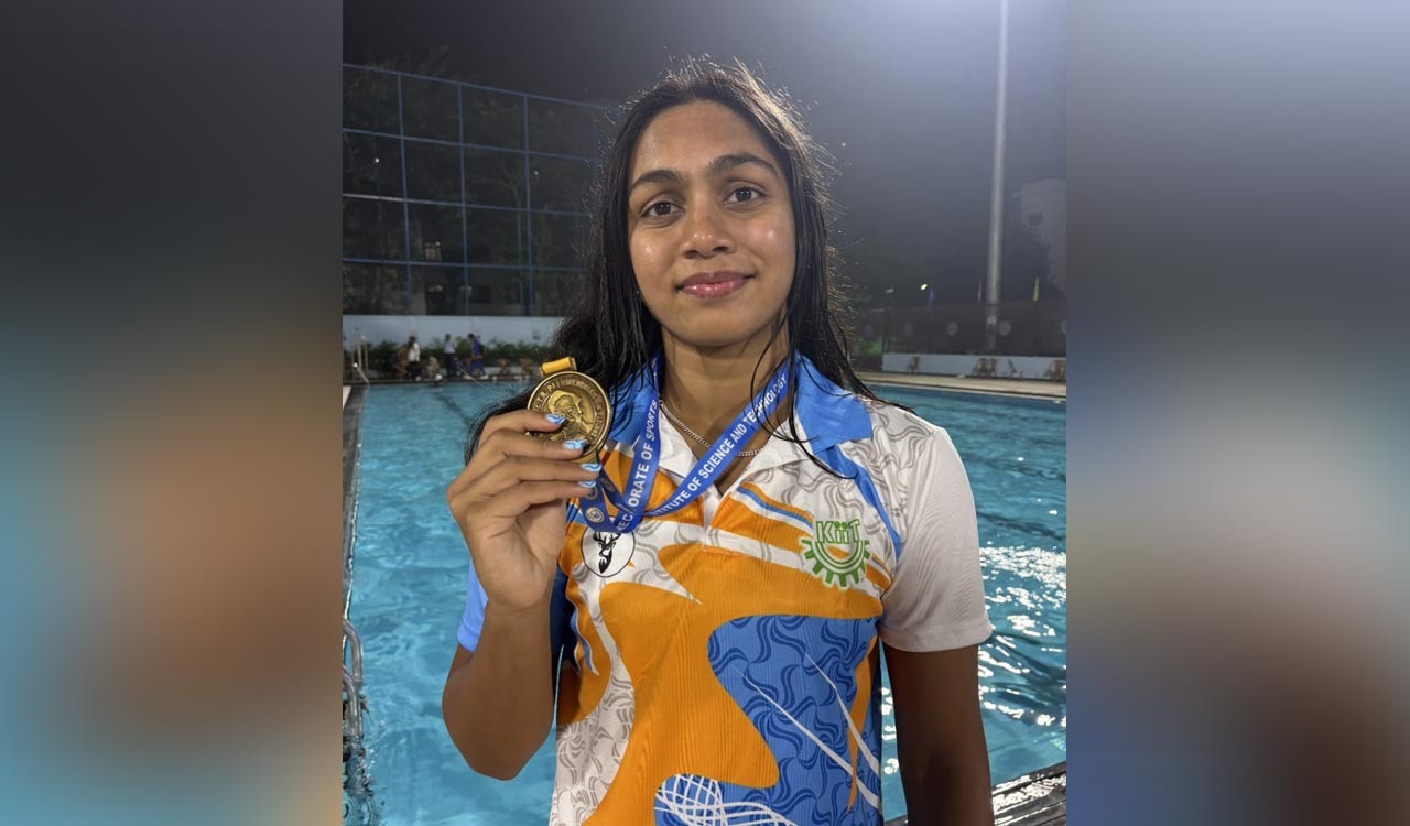 Telangana swimmer Rithvika wins gold at All India University Aquatics meet