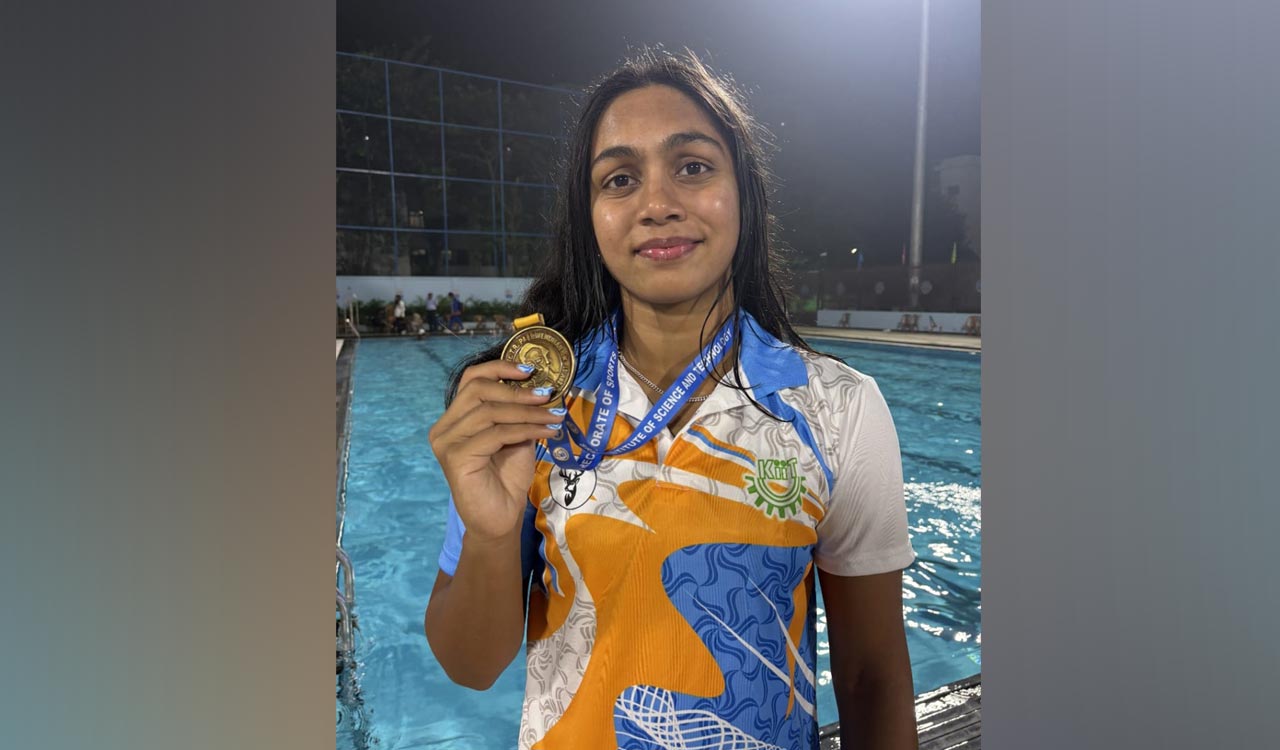 Telangana swimmer Rithvika wins gold at inter-university aquatics