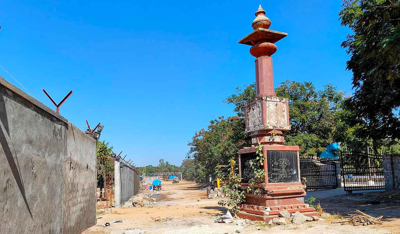 Road widening works for SCB elevated corridor at Gymkhana Grounds at a brisk pace