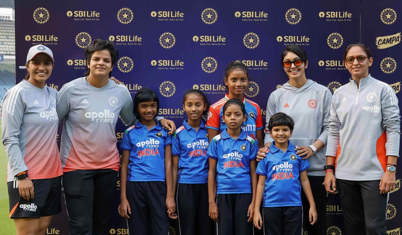 Young girls from Udayan NGO meet Indian women’s cricket team in Visakhapatnam