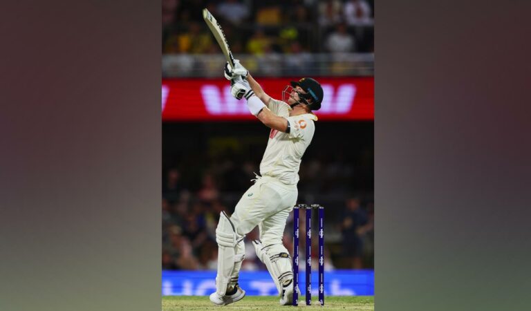 Australia take 44-run lead in Brisbane Ashes Test