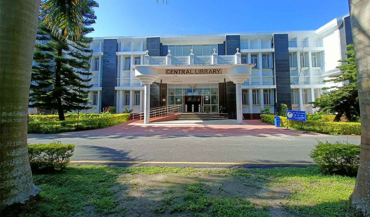 Protesters vow to keep Tezpur University shut until formal steps taken to remove VC