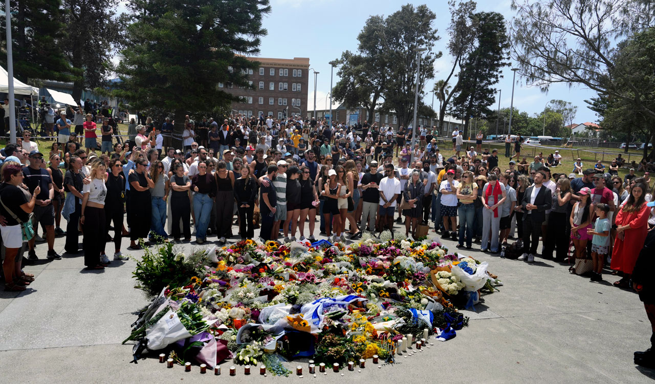 Death toll rises to 16 in Sydney’s Bondi Beach shooting
