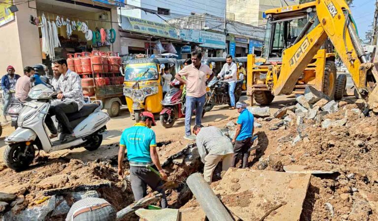 Hyderabad: Underground cable work causes heavy traffic disruption on key Yousufguda stretch