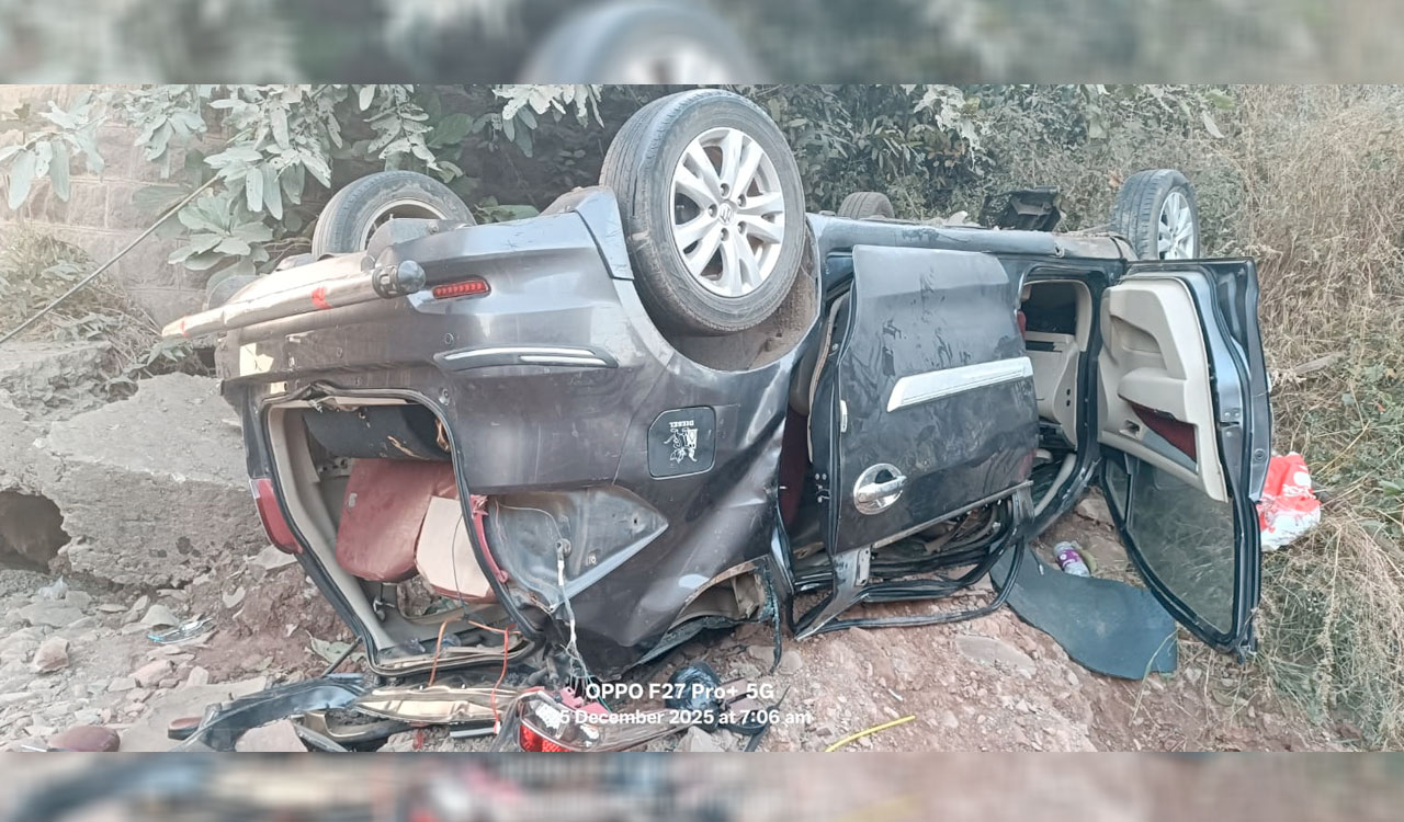 Four from Kagaznagar killed as car plunges from atop of bridge in Maharashtra