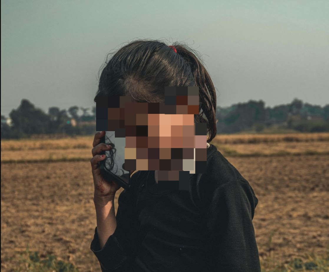 UP khap panchayat bans smartphones for children