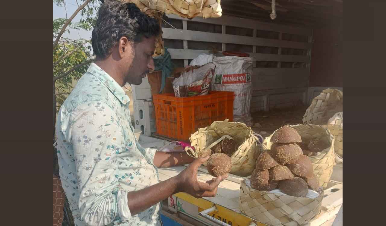 Tamil Nadu farmer brings palm jaggery to Hyderabad’s outskirts