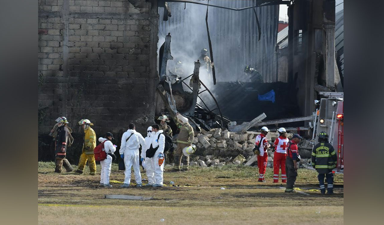Six killed in small plane crash in central Mexico