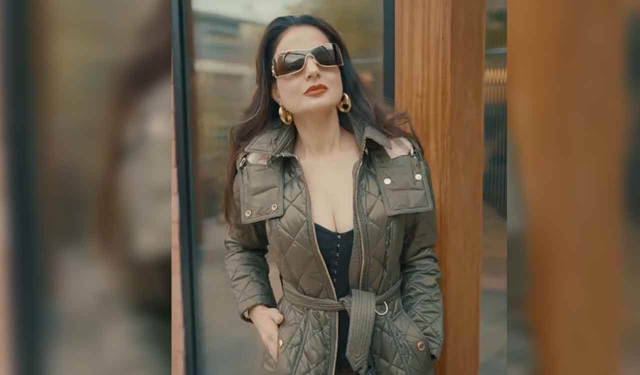 Ameesha Patel warns against a fake number being passed on as hers: ‘This is not me’