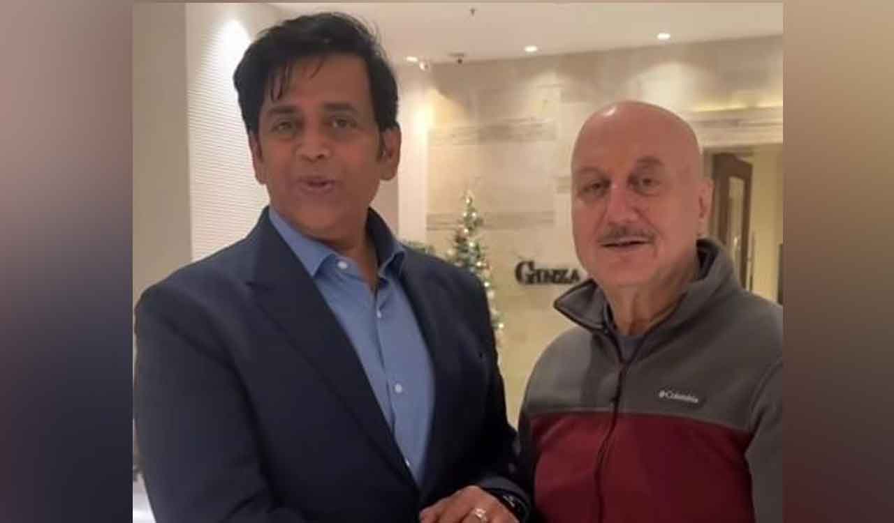 Anupam Kher calls Ravi Kishan a ‘brilliant actor’ as he joins ‘Khosla Ka Ghosla 2’
