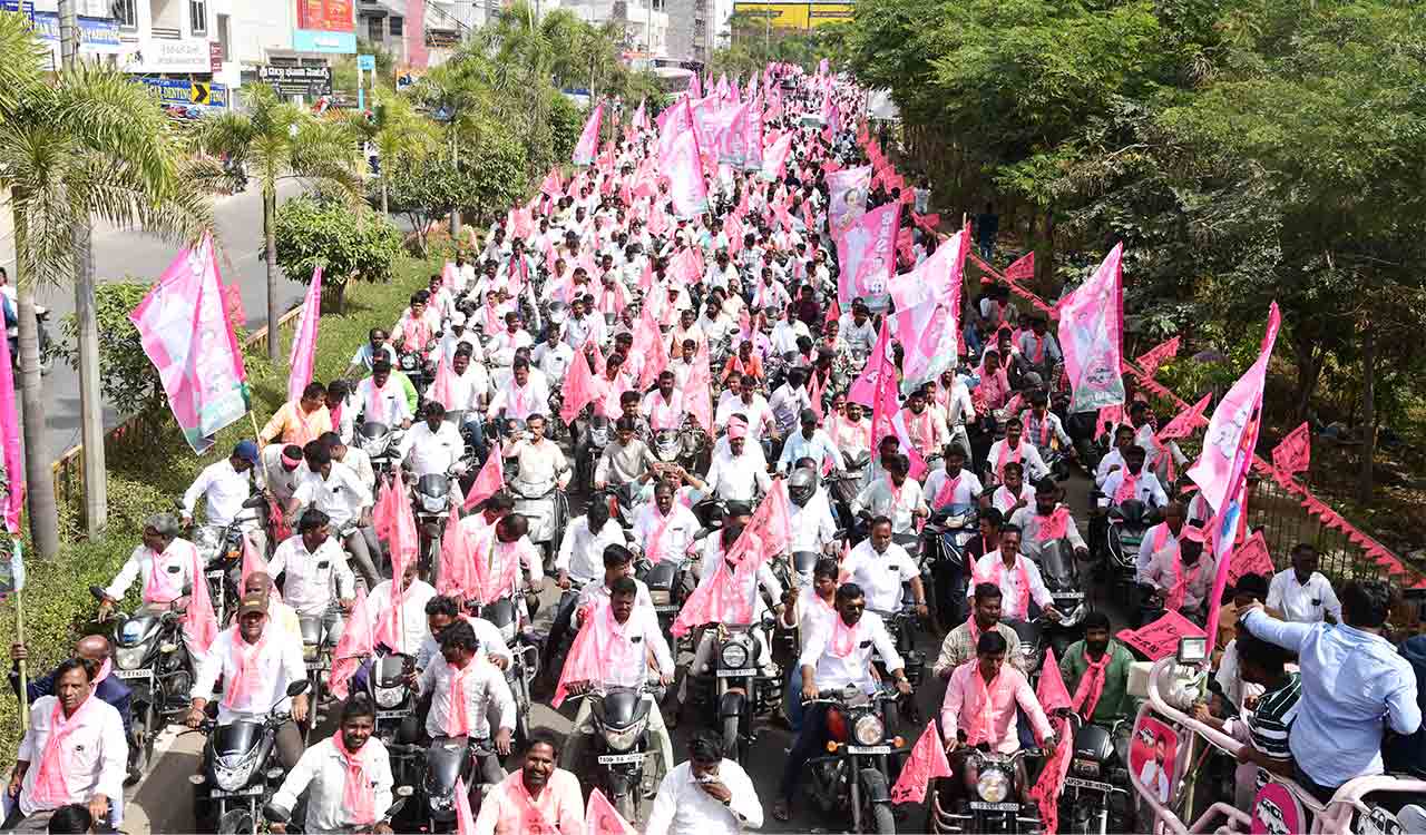 Mahbubnagar turns pink as BRS takes out massive bike rally