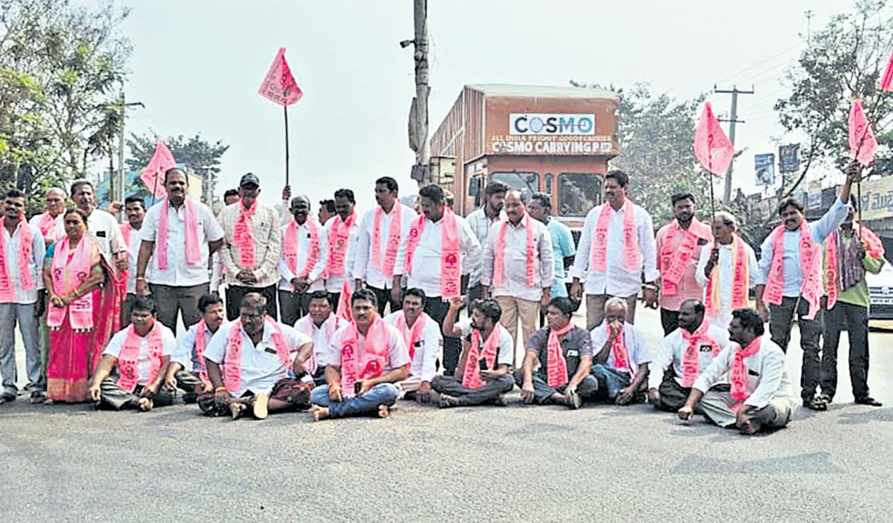 BRS cadres stage protests against SIT notices to BRS chief K Chandrashekhar Rao