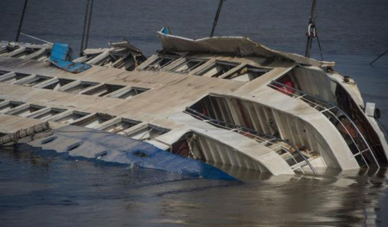 Hundreds rescued from deadly ferry disaster in Philippines