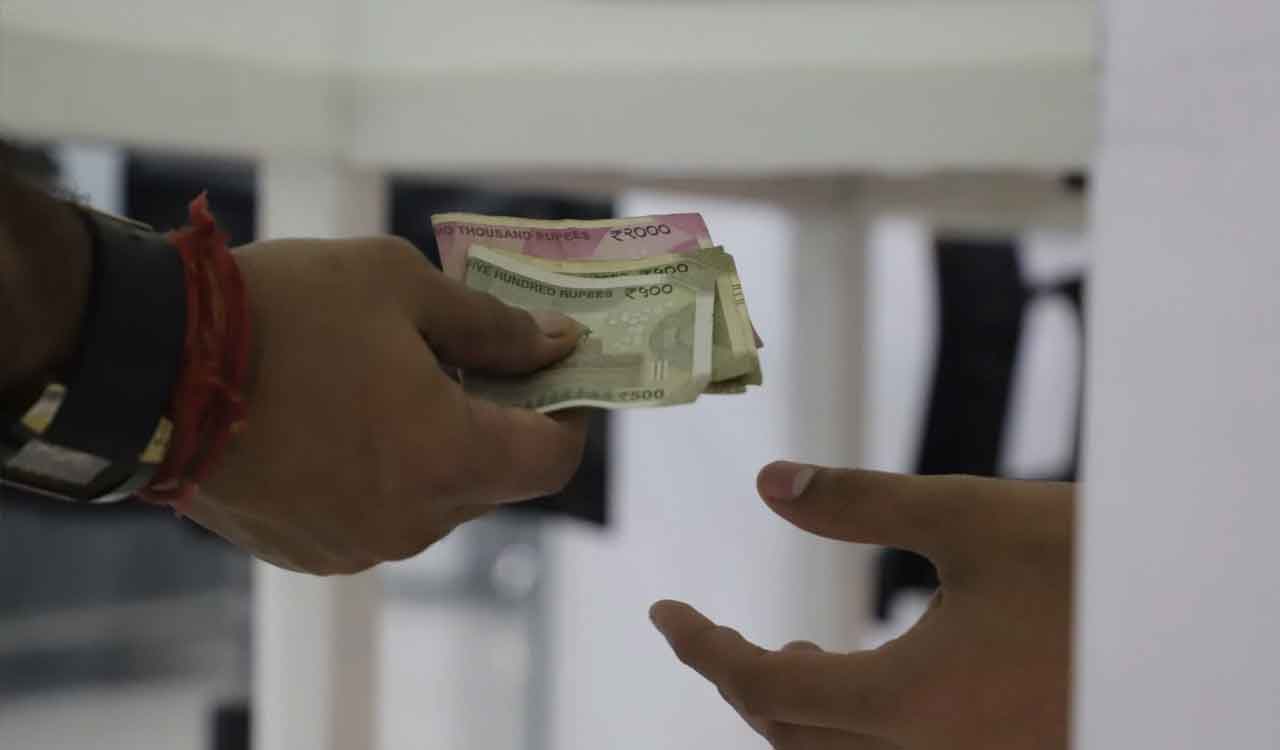 ACB officials nab SI while accepting Rs 20K in Kollur police station