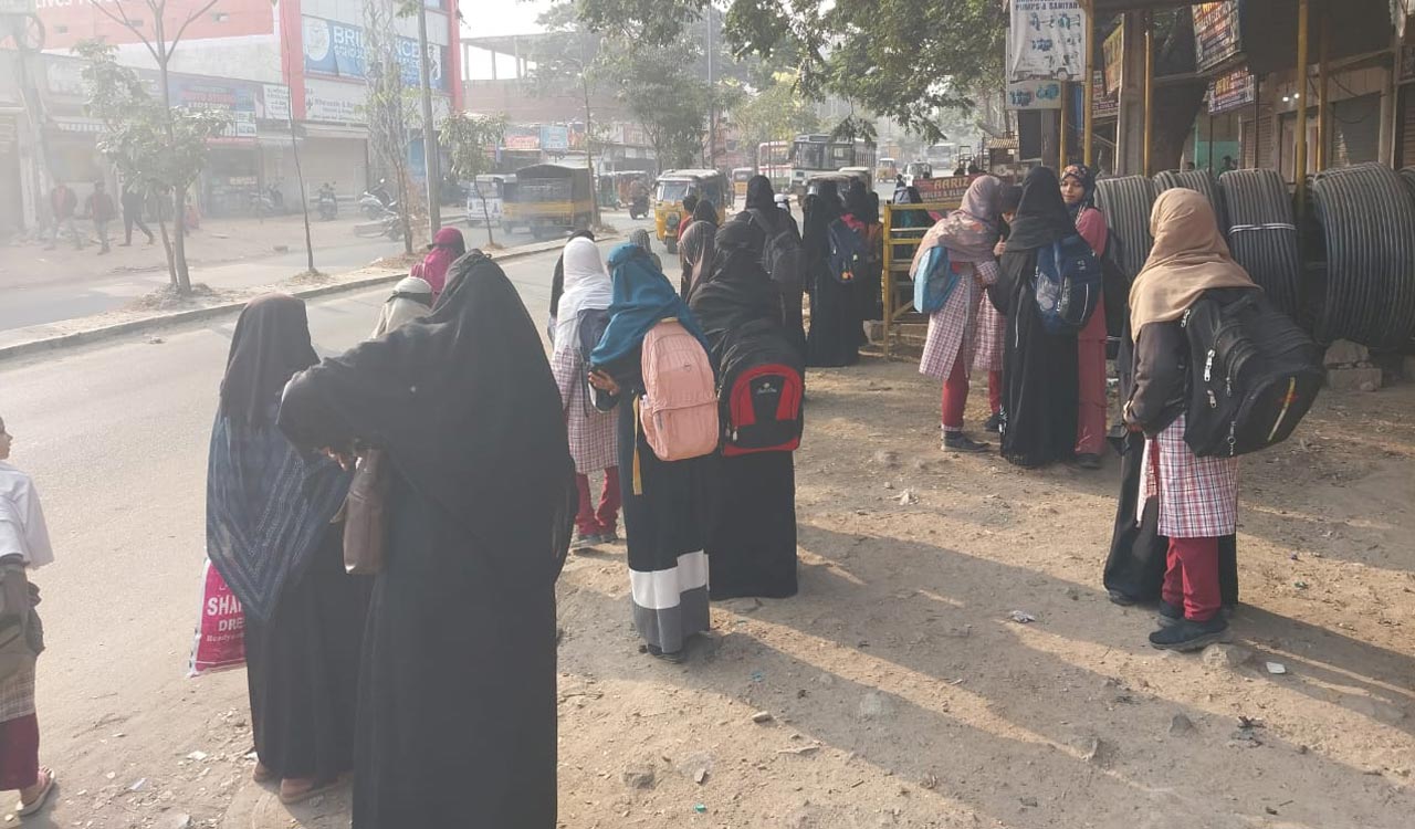 Low TGSRTC bus frequency troubles commuters in Hyderabad’s Old City