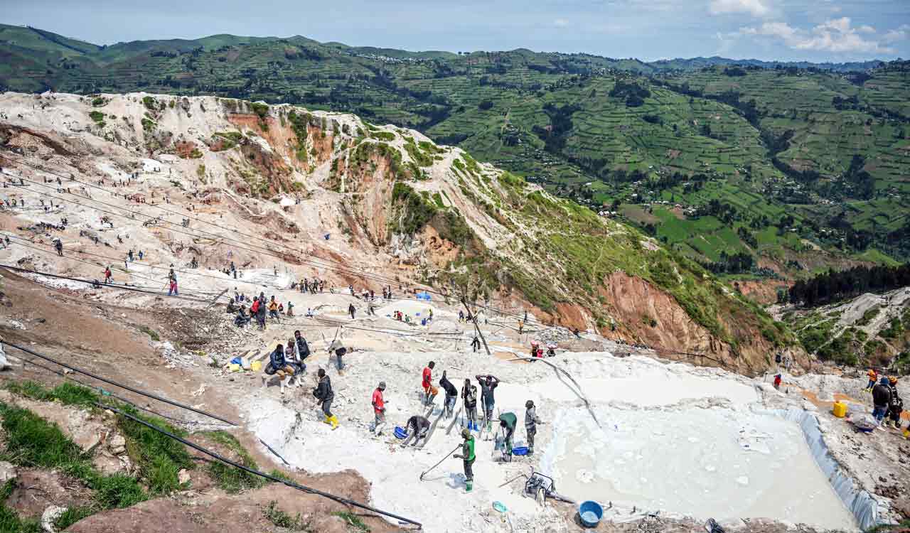 Atleast 200 dead after landslide collapses coltan mines in Eastern Congo