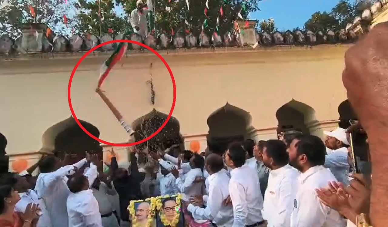 Narayanpet: Congress leader injured after flagpole collapses at Makthal Tahsildar office