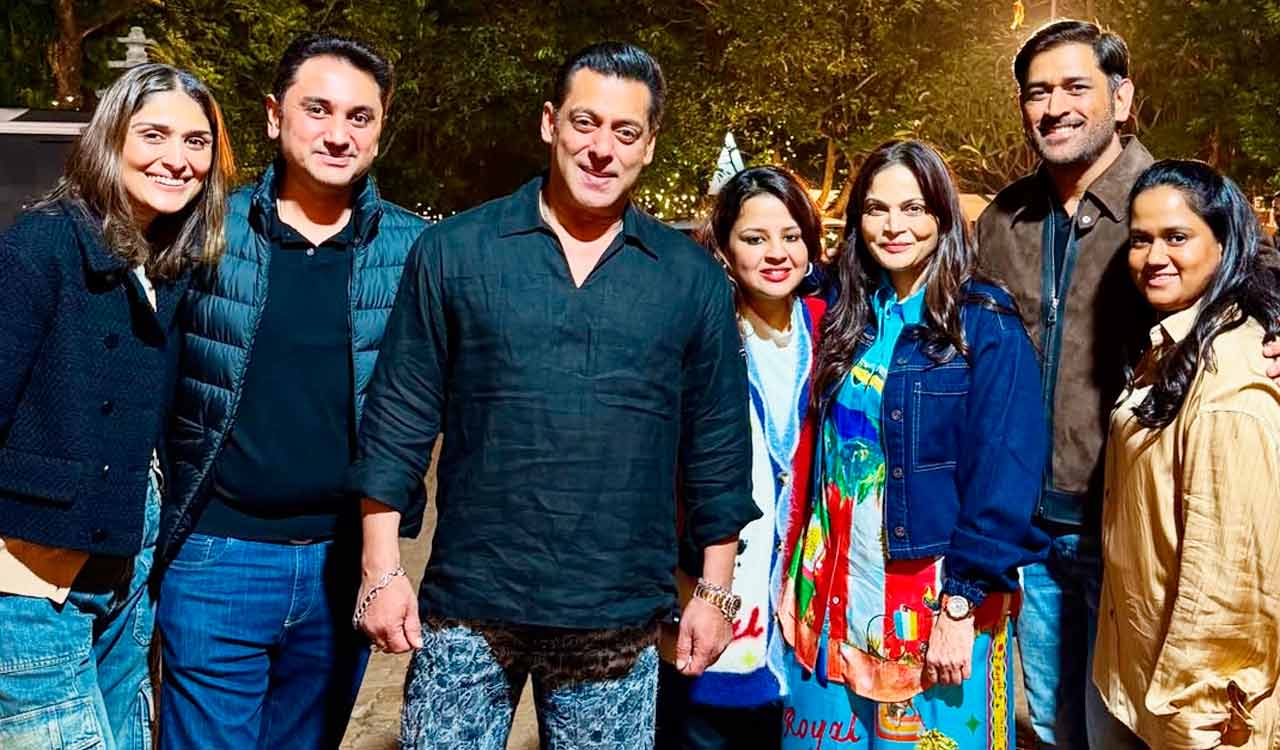 Atul Agnihotri shares photo of Salman Khan with MS Dhoni
