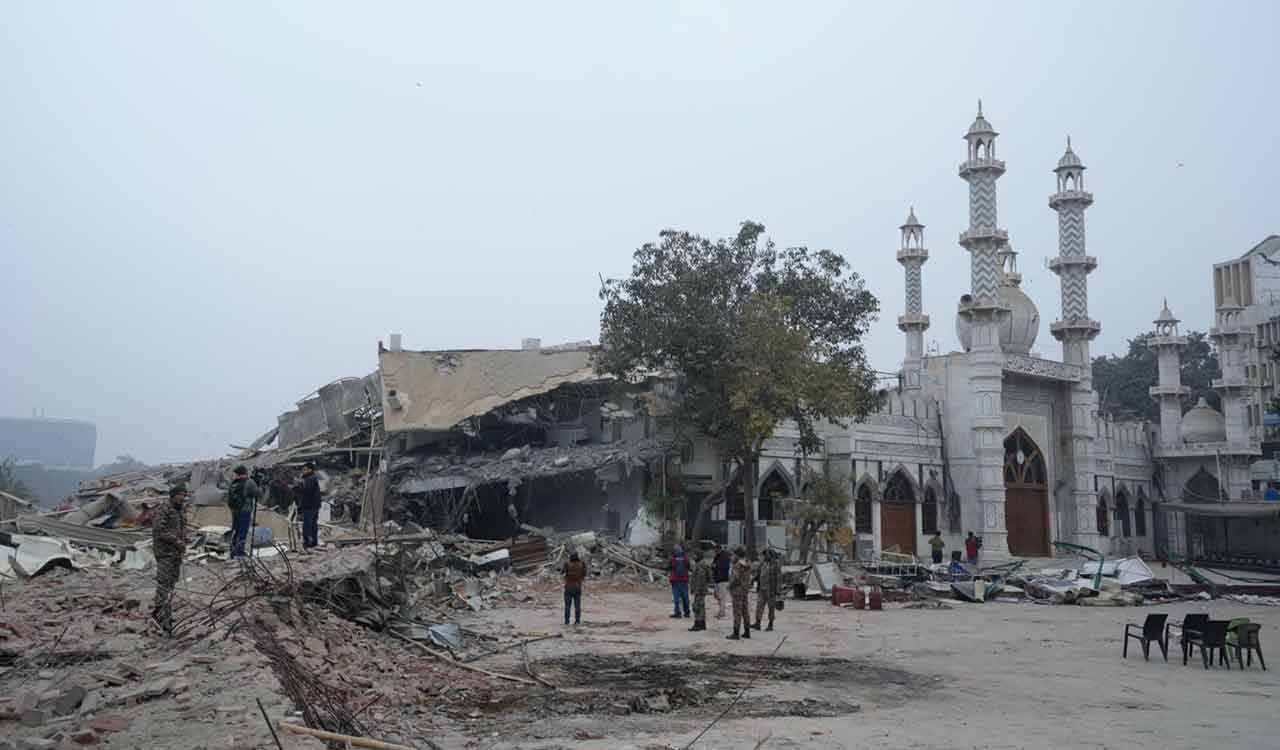 Owaisi slams ‘black law’ for Faiz-e-Elahi mosque property demolition in Delhi