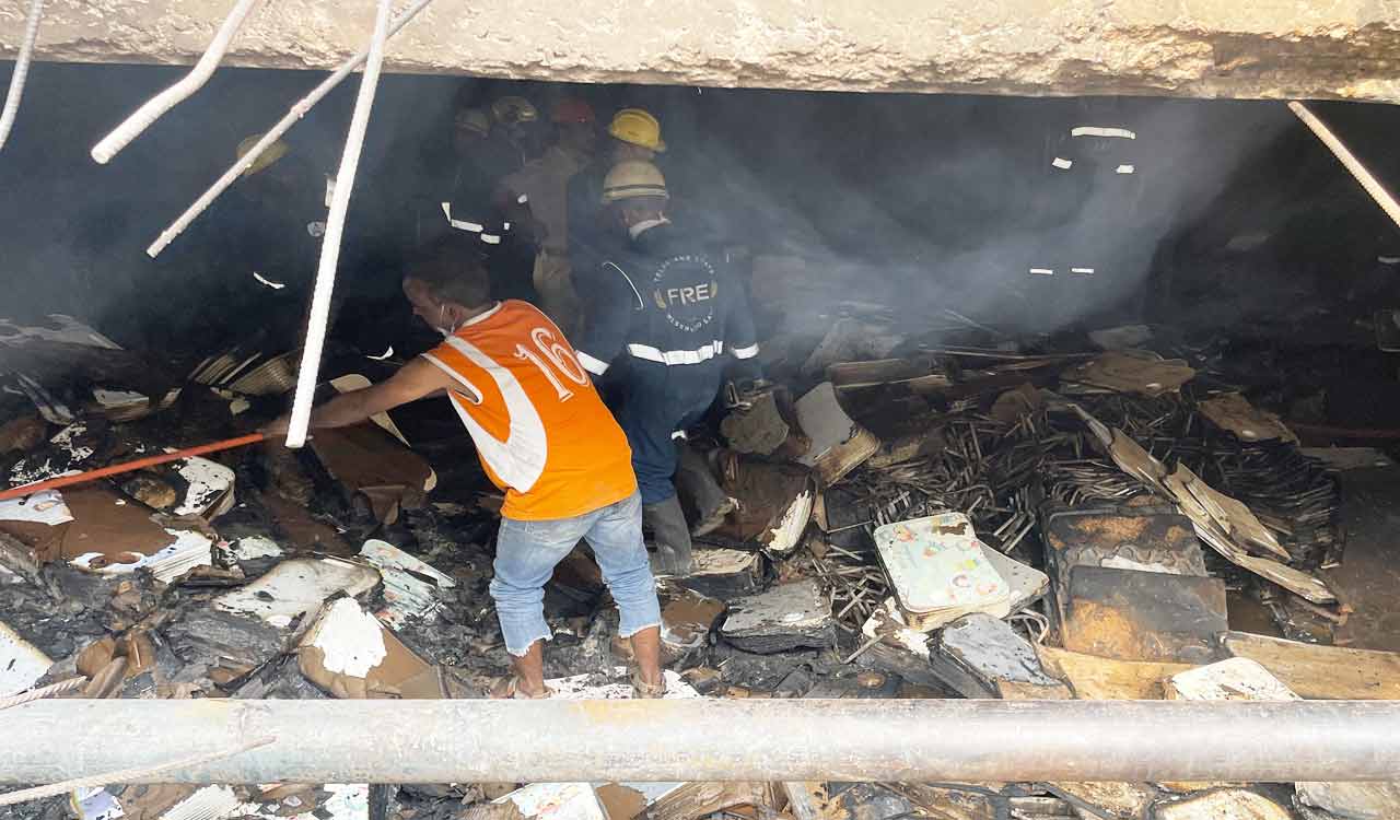 JNTU-H team inspects Hyderabad building after deadly fire